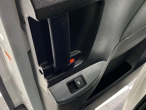 Used 2015 Toyota Sienna SE image 24