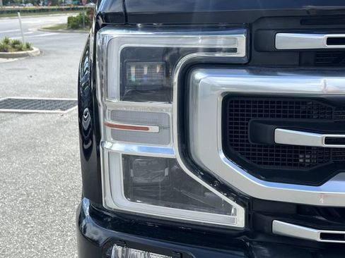 Used 2022 Ford F250 Platinum w/ FX4 Off-Road Package AWD/4WD image 9