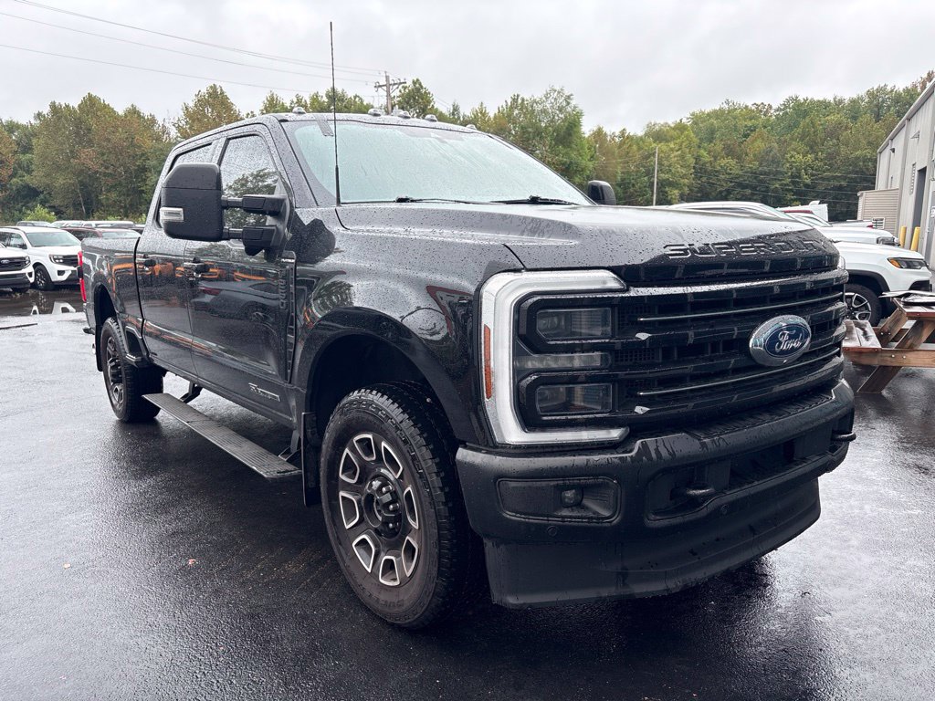 Used 2025 Ford F250 Platinum AWD/4WD image 2