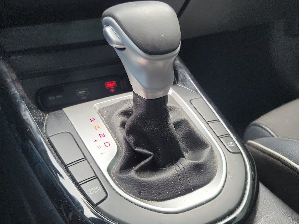 Certified 2022 Kia Forte GT-Line FWD image 23