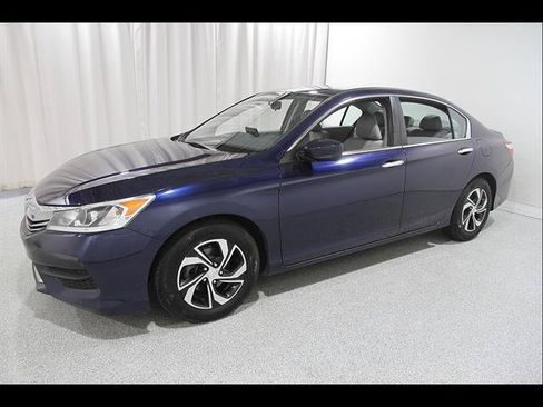 Used 2017 Honda Accord LX image 3