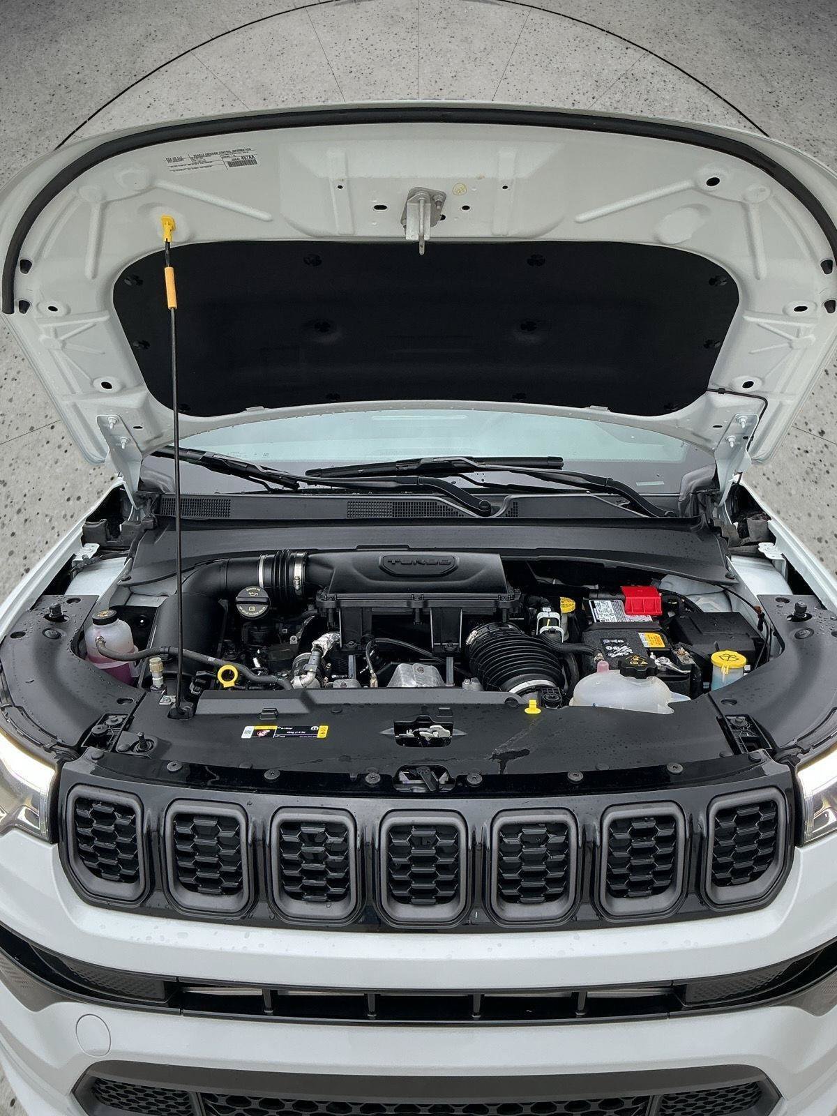 Used 2025 Jeep Compass Limited w/ High Altitude Package AWD/4WD image 9