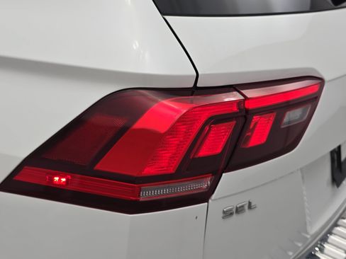 Certified 2024 Volkswagen Tiguan SEL R-Line AWD/4WD image 35