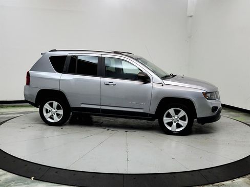 Used 2017 Jeep Compass Sport w/ Power Value Group FWD image 4