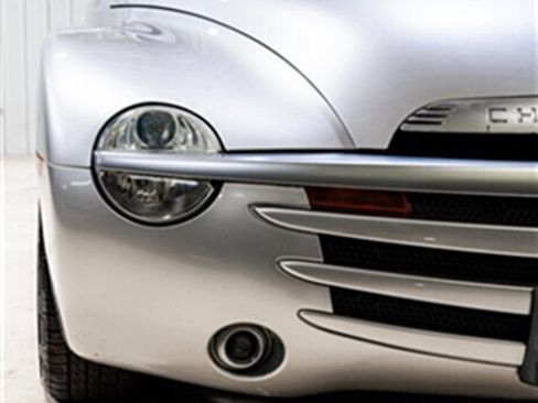 Used 2004 Chevrolet SSR w/ Preferred Equipment Group image 26