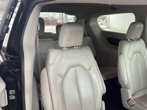 Used 2021 Chrysler Voyager Lxi FWD image 22
