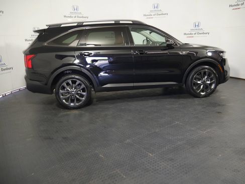 Used 2022 Kia Sorento SX Prestige w/ Rust Color Package AWD/4WD image 3