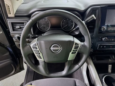 Used 2024 Nissan Titan SV w/ SV Convenience Package image 13