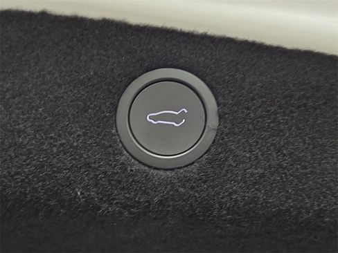 Used 2025 Tesla Model 3 Long Range image 17