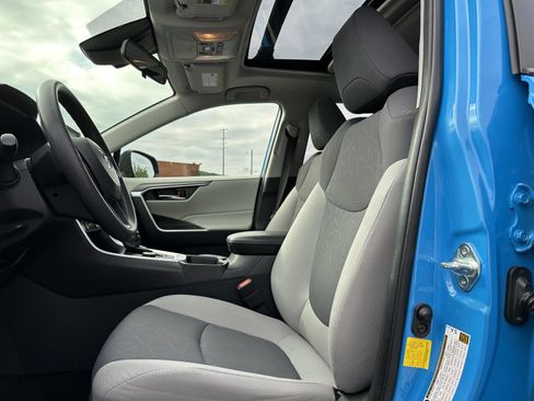 Used 2019 Toyota RAV4 XLE w/ Convenience Package AWD/4WD image 11