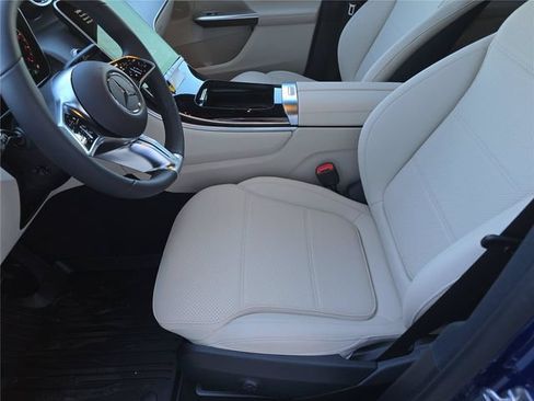 Used 2026 Mercedes-Benz GLC 300 4MATIC image 25