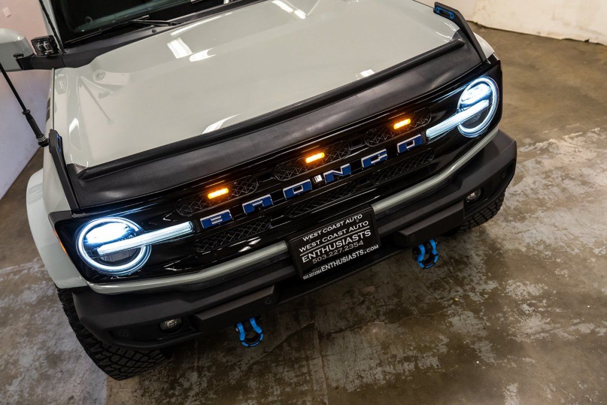 Used 2022 Ford Bronco Outer Banks w/ Sasquatch Package AWD/4WD image 12