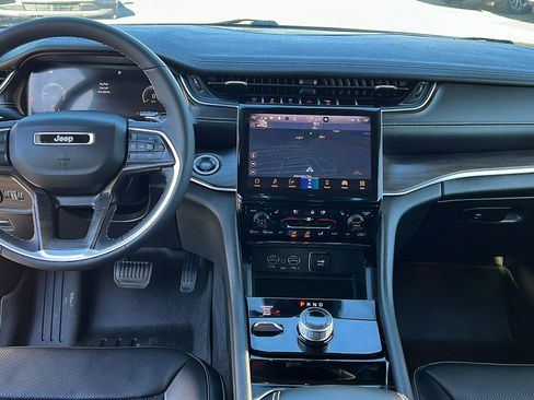 Used 2023 Jeep Grand Cherokee Limited w/ Luxury Tech Group II image 15