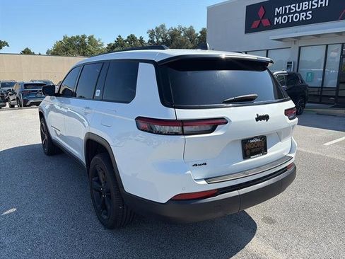 Used 2024 Jeep Grand Cherokee L Altitude image 4