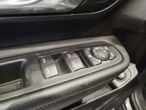 Used 2019 GMC Terrain SLT w/ Preferred Package image 32