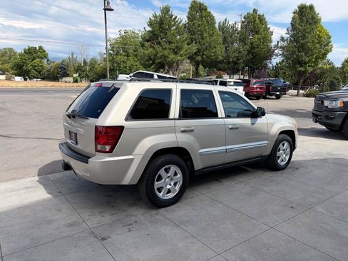 Used 2010 Jeep Grand Cherokee Laredo AWD/4WD image 22