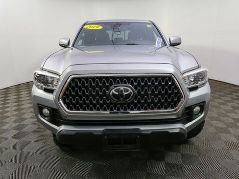Used 2019 Toyota Tacoma TRD Off-Road AWD/4WD image 4