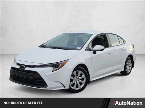 Used 2025 Toyota Corolla LE FWD image 1