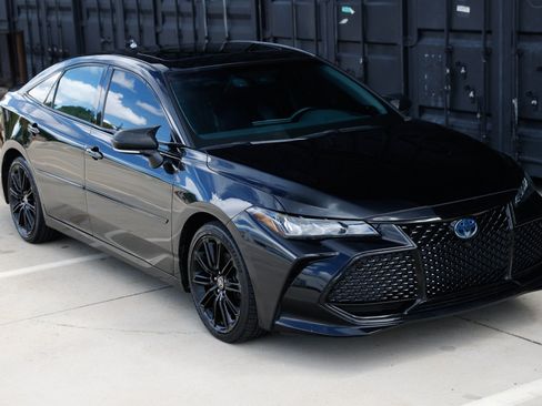 Used 2022 Toyota Avalon XSE FWD image 19