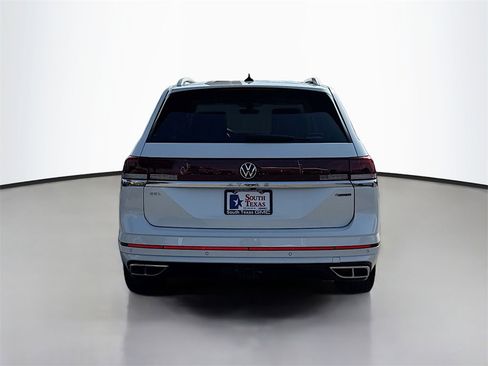 Used 2025 Volkswagen Atlas SEL Premium R-Line image 6