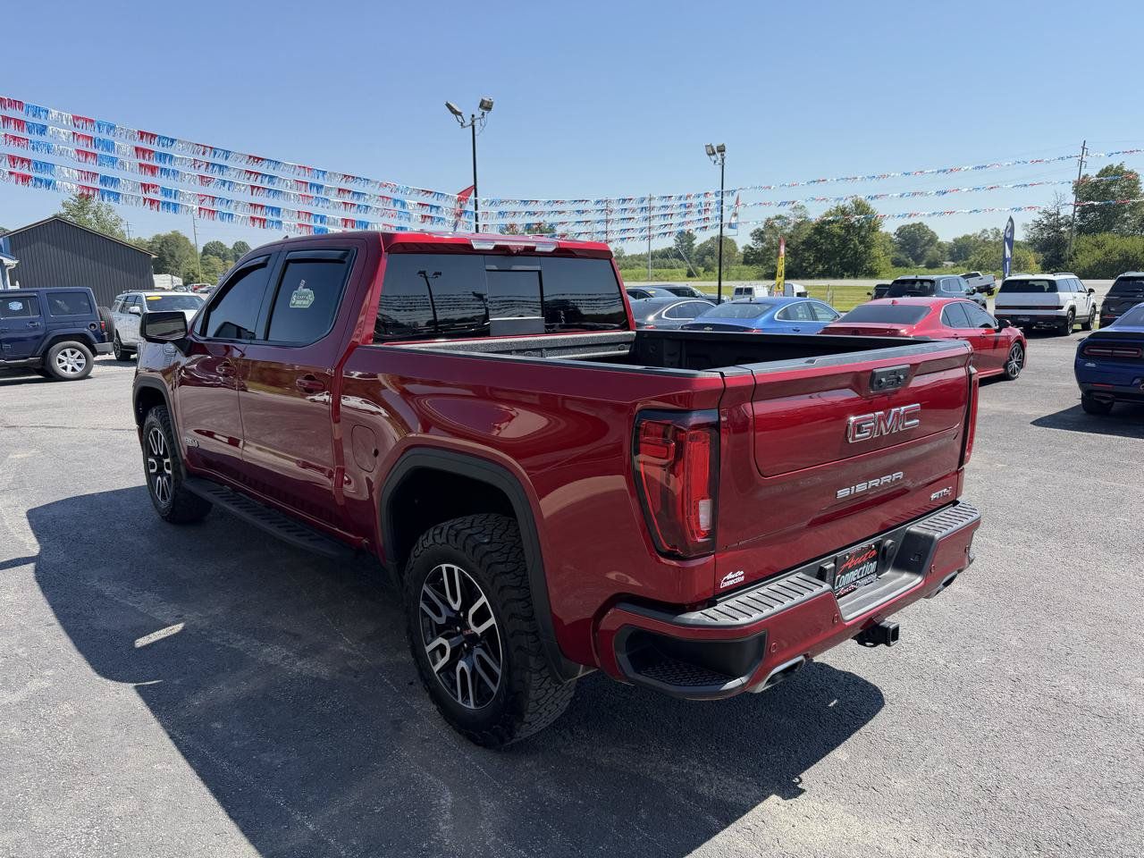 Used 2025 GMC Sierra 1500 AT4 w/ AT4 Premium Package AWD/4WD image 9