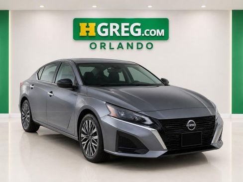 Used 2023 Nissan Altima 2.5 SV FWD image 4