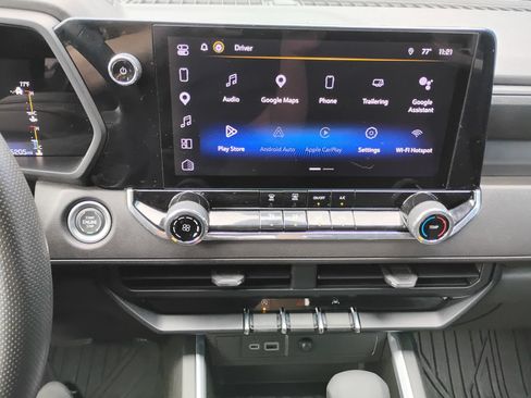 Used 2023 Chevrolet Colorado Trail Boss w/ Technology Package AWD/4WD image 18