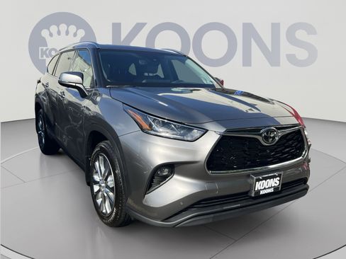 Used 2026 Toyota Highlander Limited AWD/4WD image 5