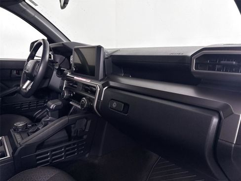 Certified 2025 Toyota 4Runner SR5 image 39