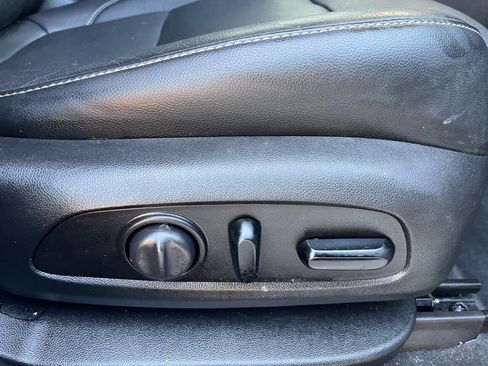 Used 2019 GMC Acadia SLT image 23