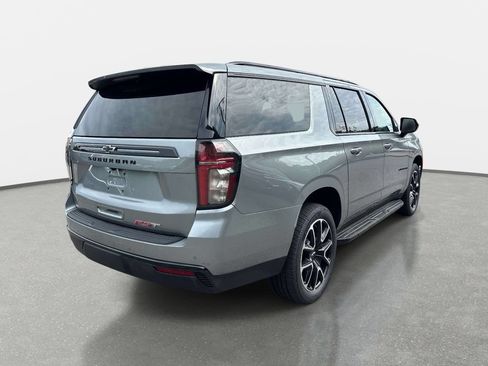 Used 2023 Chevrolet Suburban RST AWD/4WD image 3