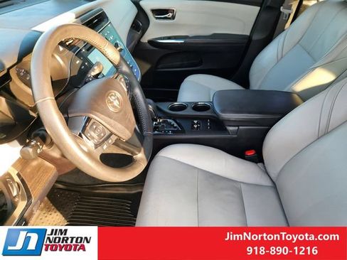 Used 2018 Toyota Avalon XLE FWD image 14