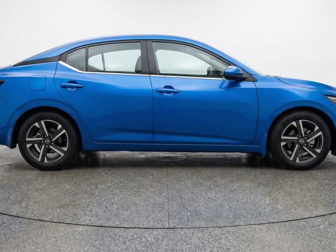 Used 2025 Nissan Sentra SV image 11