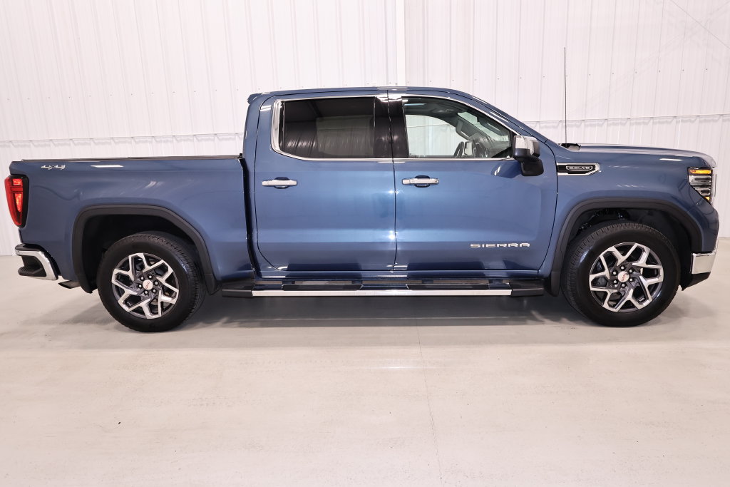Used 2024 GMC Sierra 1500 SLT w/ SLT Premium Package AWD/4WD image 2