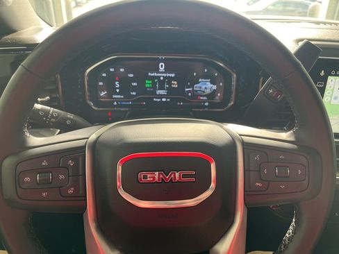 Used 2025 GMC Sierra 1500 SLE image 19