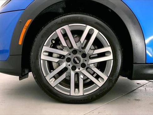 Certified 2025 MINI Cooper 2-Door Hardtop image 8