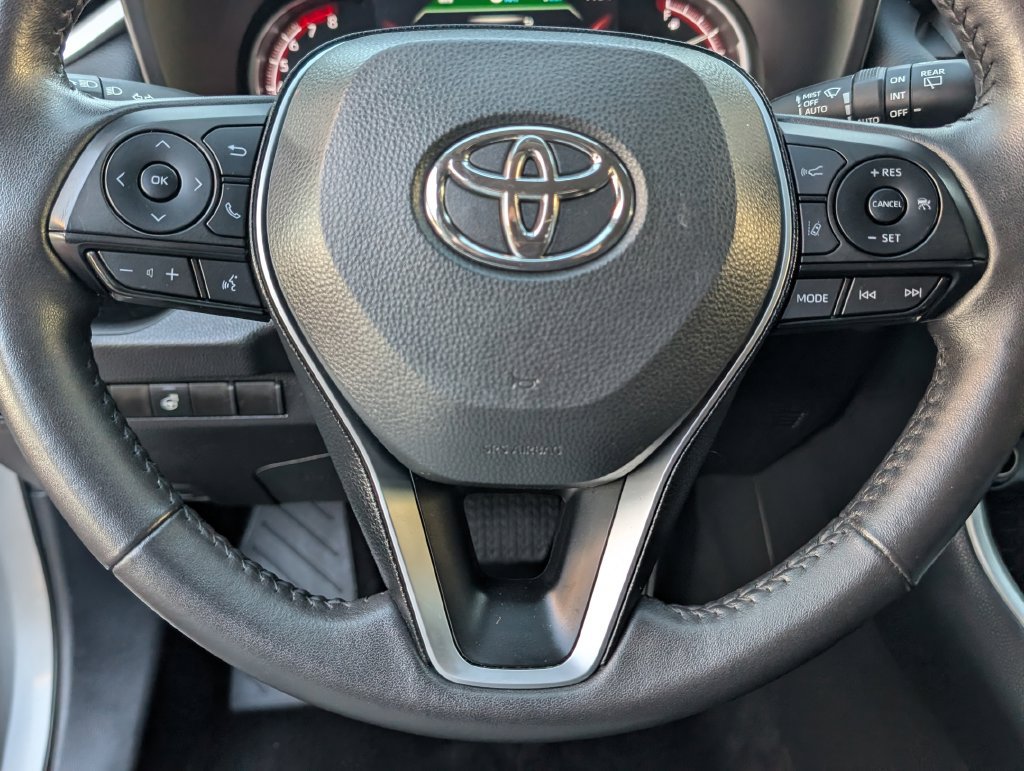 Used 2025 Toyota RAV4 XLE w/ Weather Package AWD/4WD image 5