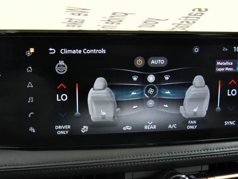 Used 2023 Nissan Ariya AWD image 26