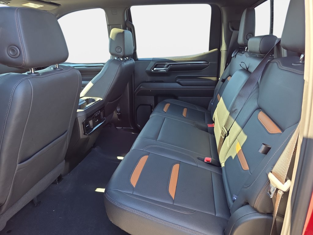Used 2024 GMC Sierra 1500 AT4 w/ Technology Package AWD/4WD image 10