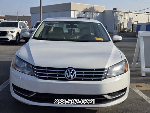 Used 2013 Volkswagen Passat TDI SE image 4