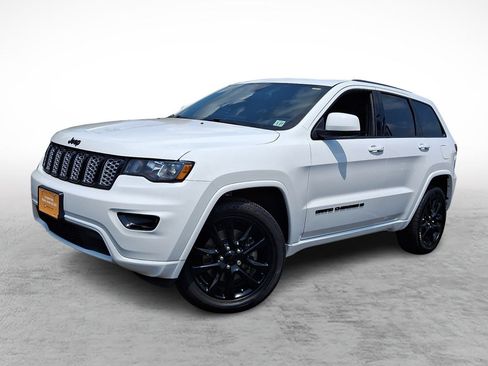 Used 2022 Jeep Grand Cherokee Laredo X AWD/4WD image 1