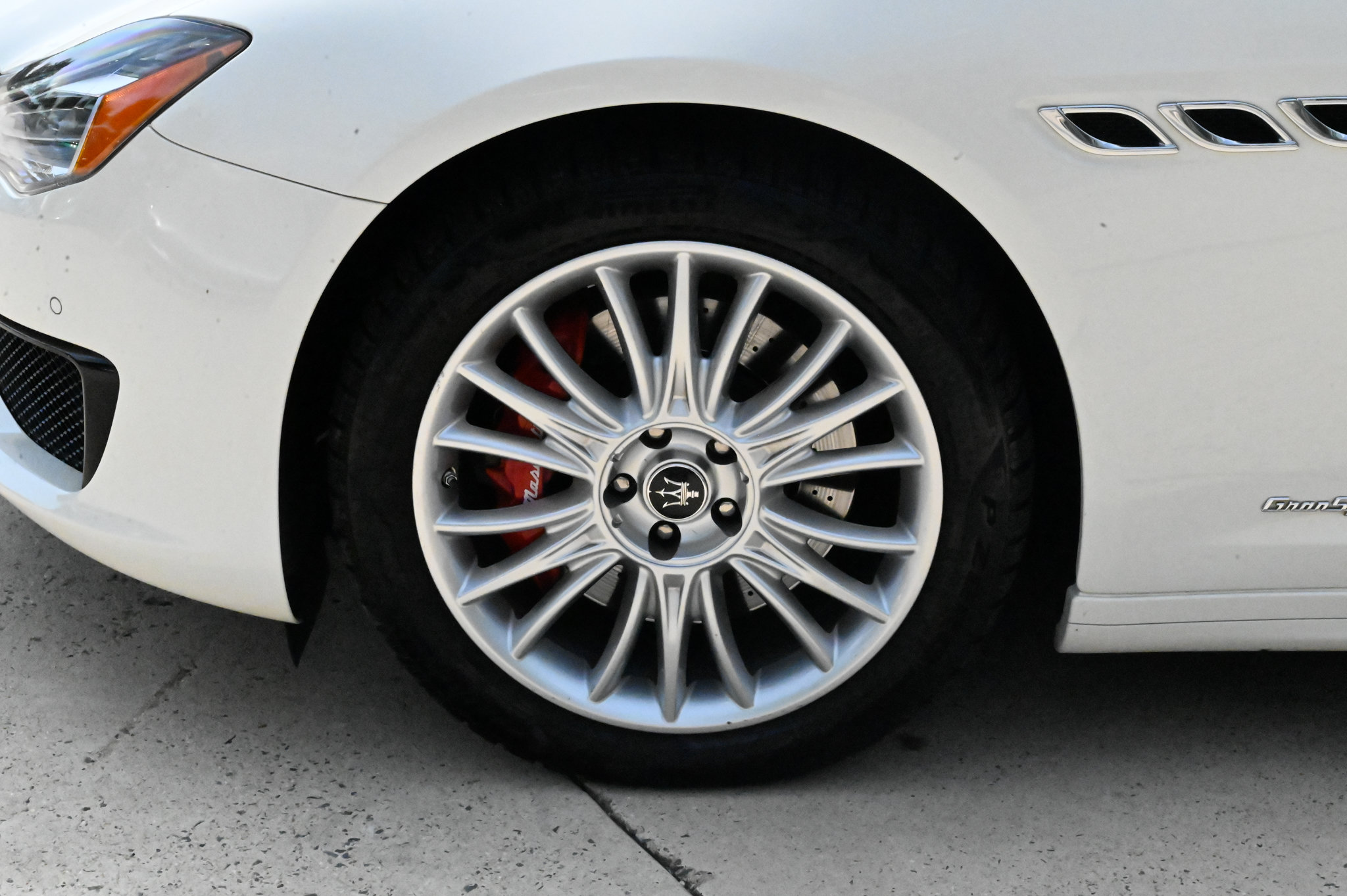 Used 2021 Maserati Quattroporte S GranSport Q4 AWD/4WD image 9