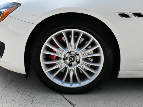 Used 2021 Maserati Quattroporte S GranSport Q4 AWD/4WD image 9
