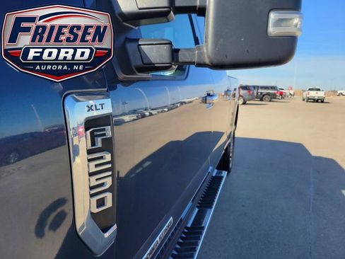 Used 2020 Ford F250 XLT w/ XLT Premium Package AWD/4WD image 11