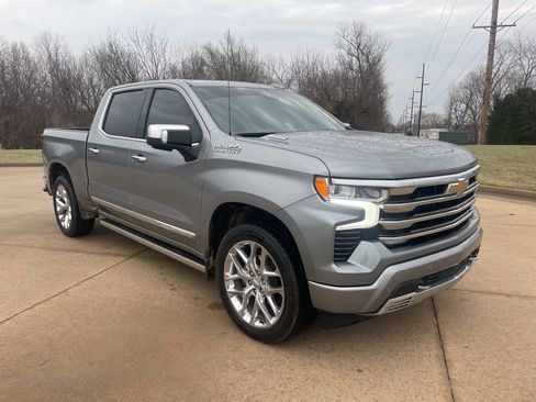 Used 2023 Chevrolet Silverado 1500 High Country w/ Technology Package image 2