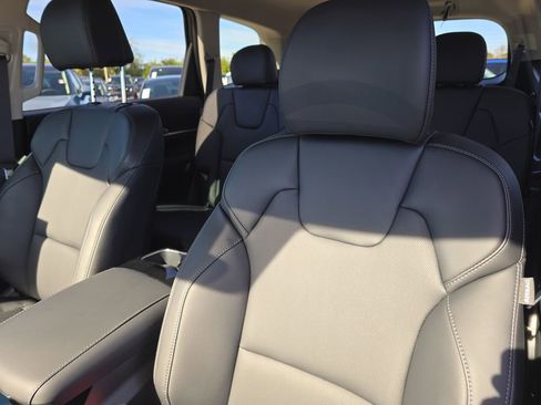 New 2025 Kia Telluride S image 22