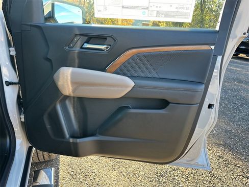 Used 2026 GMC Canyon Denali image 15