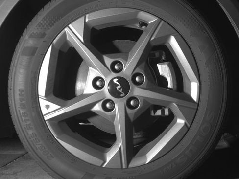 Used 2025 Kia K4 LXS image 13