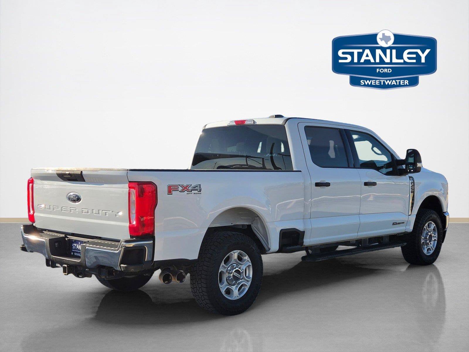 Used 2025 Ford F250 XLT w/ FX4 Off-Road Package AWD/4WD image 8