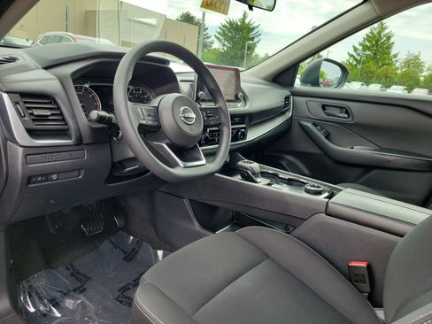 Used 2024 Nissan Rogue S AWD/4WD image 19
